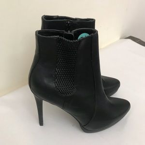 Mia Ankle boots